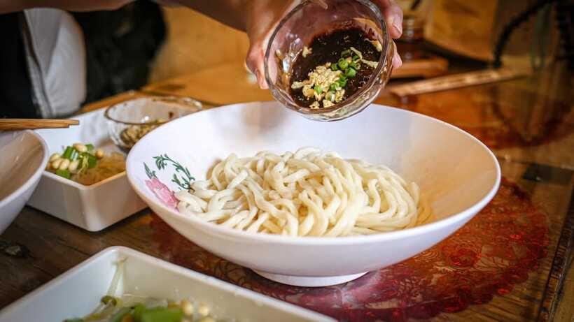 Beijing: Hidden Gems Guided Food Tour with Beer and Tastings - The hutong walk is half the experience