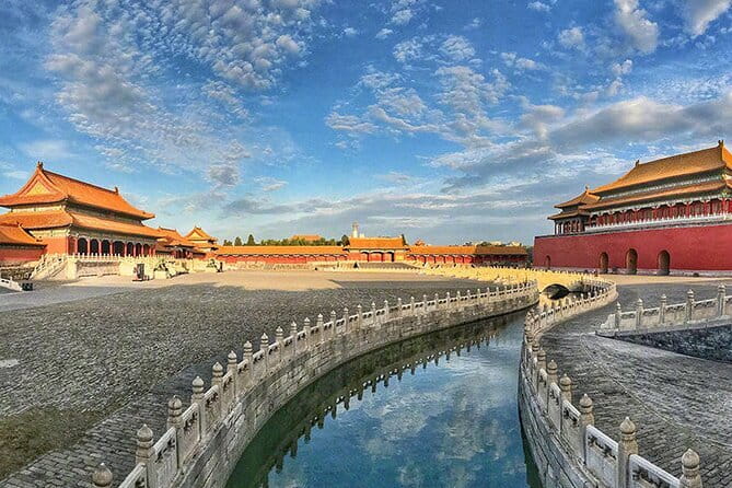 Beijing Historic City Guided Walking Tour + Calligraphy Creation - Yangmeizhu Byway brings in the newer Beijing
