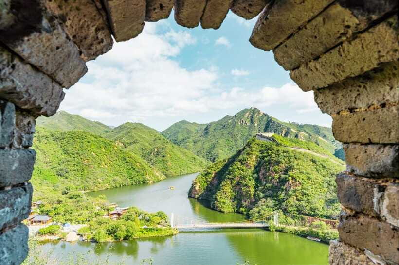 Beijing: Huanghuacheng Lakeside Great Wall Bus/Private Tour - The early start and two-hour ride north