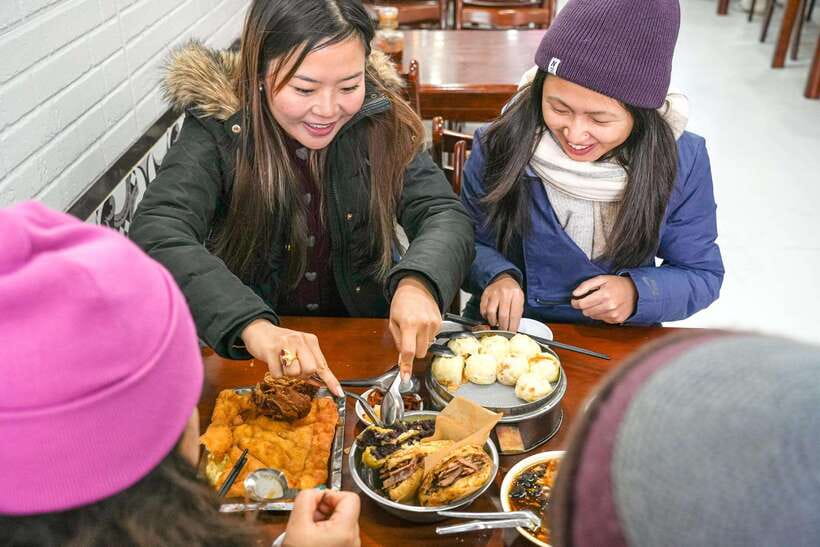 Beijing: Hutong Breakfast Food Tour - Jianbing with a cheesy twist