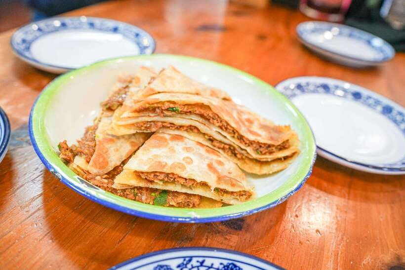 Beijing: Hutong Breakfast Food Tour - Crispy meat pies and imperial-era sweets