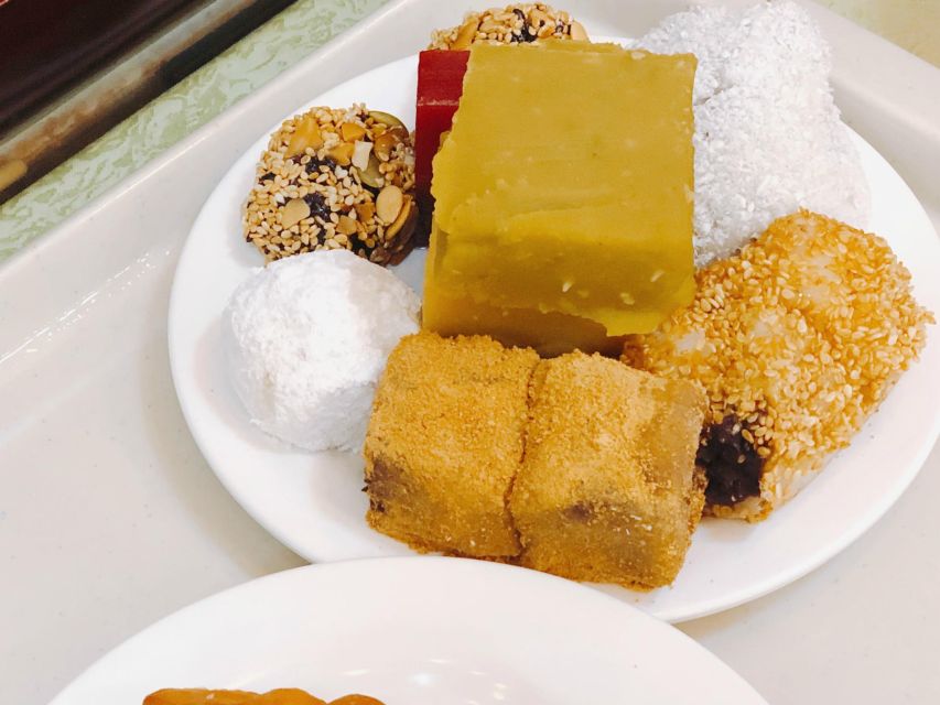 Beijing: Hutong Culinary Walking Tour with 15+ Tastings - The pace, portions, and practical realities
