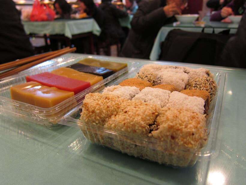 Beijing Hutong Food Crawl Delights: Peking duck, Hotpot&More - What the guides add to the food