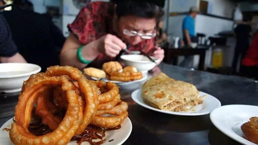 Beijing: Hutong Private Culinary Walking Tour - Why the guide makes or breaks this experience