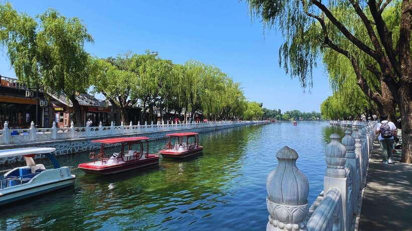 Beijing: Hutong Private Tour - Rickshaw Ride & English Guide - Why this hutong tour works well