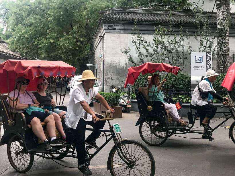 Beijing: Hutongs & Drum Tower City Walking Tour - Yandai Byway, Beijing’s old shopping lane