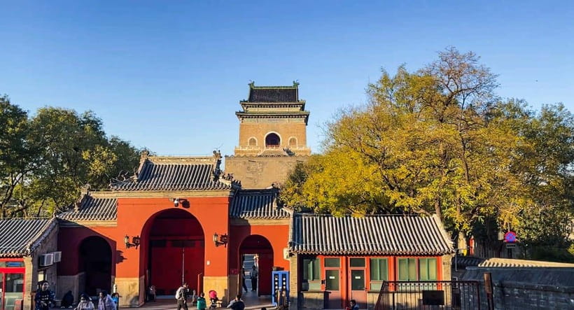 Beijing: Hutongs,Drum Tower & Shichahai Walk /Bike/Food Tour - Shichahai’s Lakes and the Yongdingmen Bridge