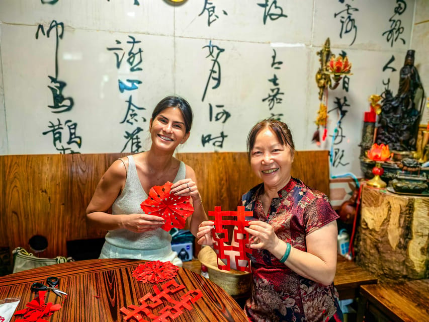 Beijing: Hutongs,Drum Tower & Shichahai Walk /Bike/Food Tour - What the Guide Adds to the Experience