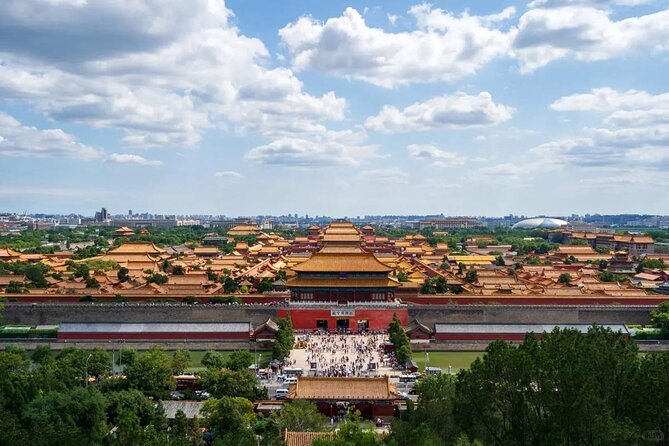 Beijing Jingshan Park Emperors Garden Admission Ticket - Climbing the man-made hill to Wanchun Pavilion