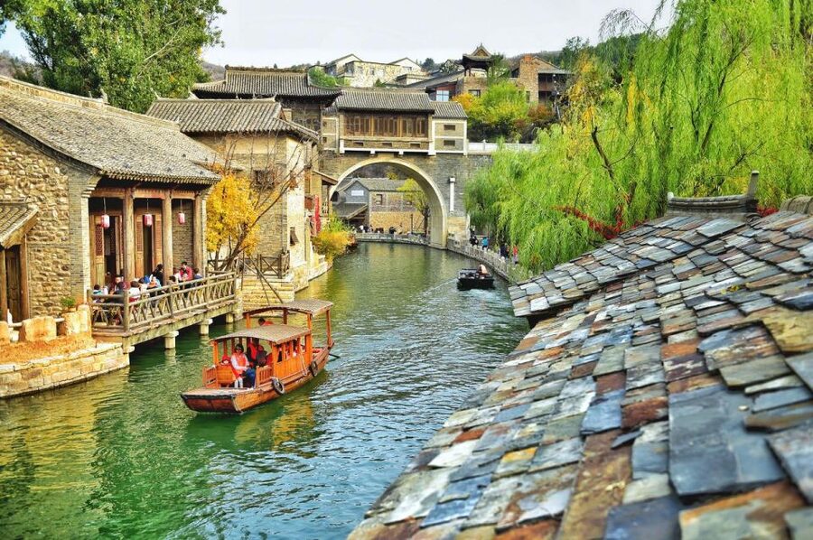 Beijing: Jinshanling and Simatai Wall&Gubei Watertown Tour - The guide and driver make the long day work