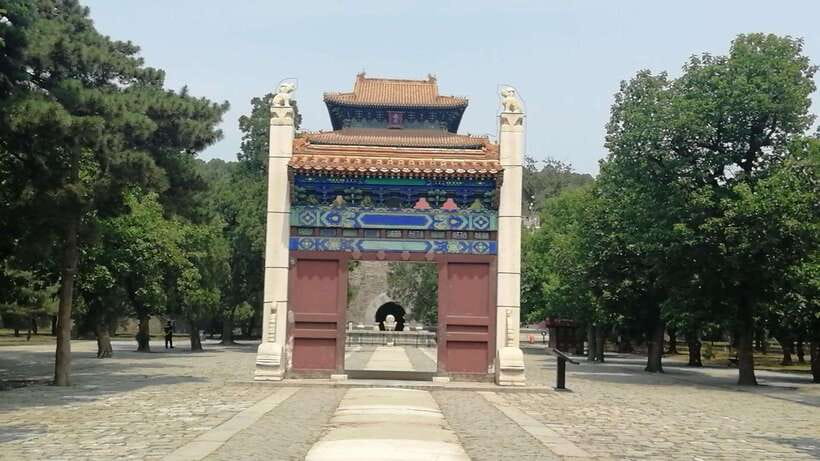 Beijing: Juyongguan Great Wall, Sacred Way & Ming Tombs Trip - The Sacred Way: imperial ceremony in marble