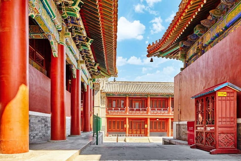 Beijing: Lama Temple Entry Ticket and Optional Guided Tour - Entering the Lama Temple and seeing the Maitreya Buddha