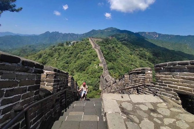 Beijing Layover: Mutianyu Great Wall Guided Tour or Transfer - Choosing Between the Guided Tour and Transfer Only