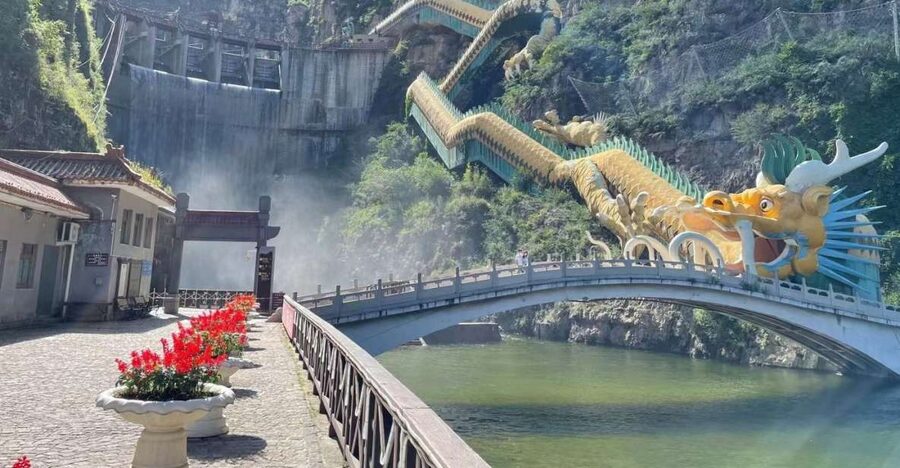 Beijing: Longqing Gorge w/Great Wall or Guyaju Private Tour - Choosing the cable car or the mountain hike