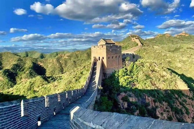 Beijing Mutianyu Great Wall Layover Tour & Private Transfer - Cable car or walking, and what costs extra