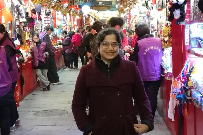 Beijing Night Walking Tour - The guide’s role and the strongest praise