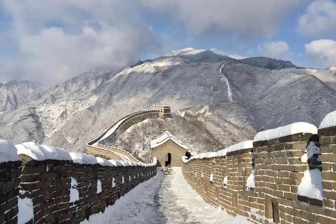 Beijing Private Layover Tour to Mutianyu Great Wall and Forbidden City - Tiananmen Square: a short stop with major context