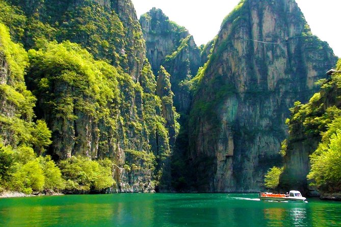 Beijing Private Tour to Badaling Great Wall and Longqing Gorge with Boat Ride - Longqing Gorge and the Dragon Elevator