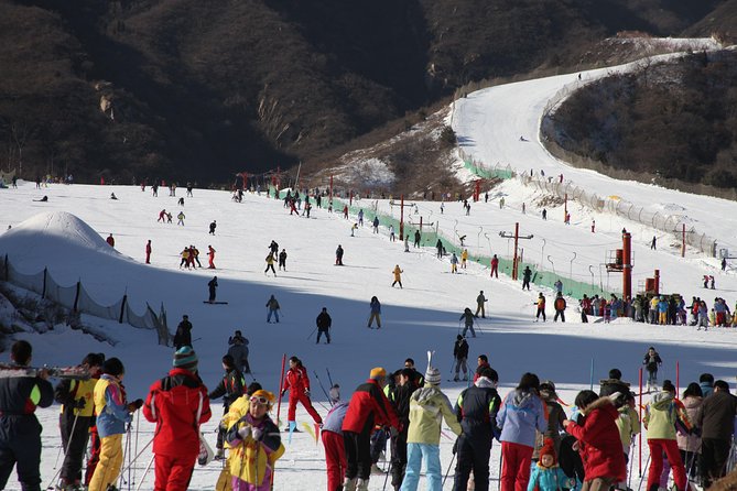 Beijing Private Tour to Huaibei Ski Resort and Mutianyu Great Wall with Lunch - Lunch between the wall and the ski slopes