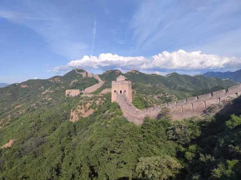 Beijing: Private Tour to Jinshanling Great Wall with Option - The driver and guide experience