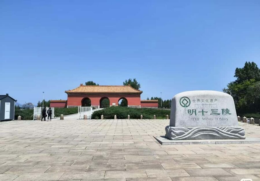 Beijing: Private Transfer to Great Wall & City Highlights - How the driver service shapes the day