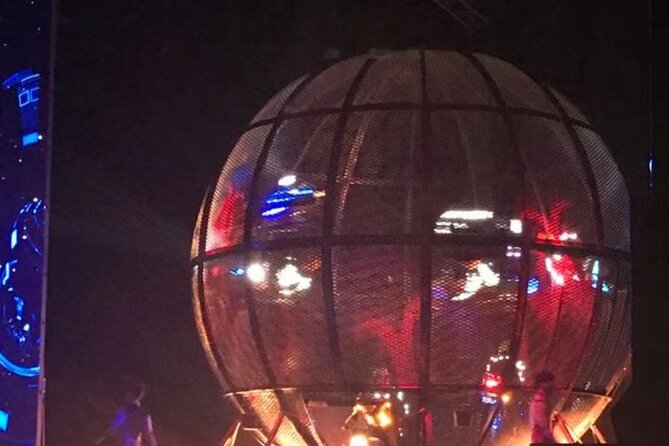 Beijing Red Theater Acrobatic Show with Private Transfer Service - The strongest part: service from door to door