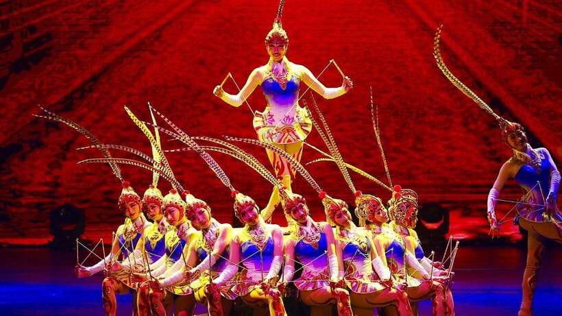 Beijing: Red Theatre Acrobatics Show Ticket-Local Must-See - What the theatre is like beyond the stage
