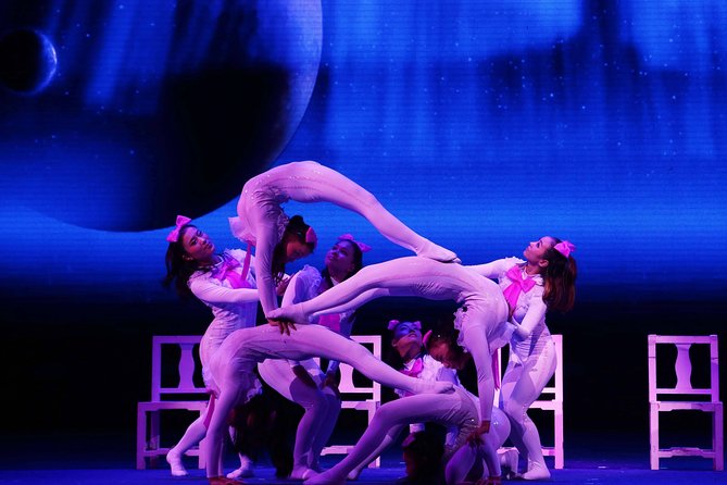 Beijing Roast Duck Banquet and Acrobatics Show with VIP Seats Evening Tour - The evening schedule and how it can change
