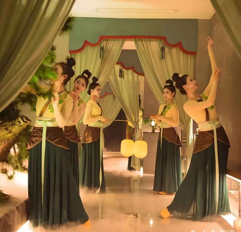 Beijing Royal Dinning Experience with cultural performance - How the two-hour royal dinner unfolds