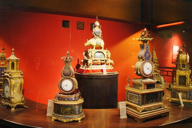 Beijing's Forbidden City with Special Viewing of Treasure Gallery and the Great Wall Ruins at Badaling - Who will get the most from this tour