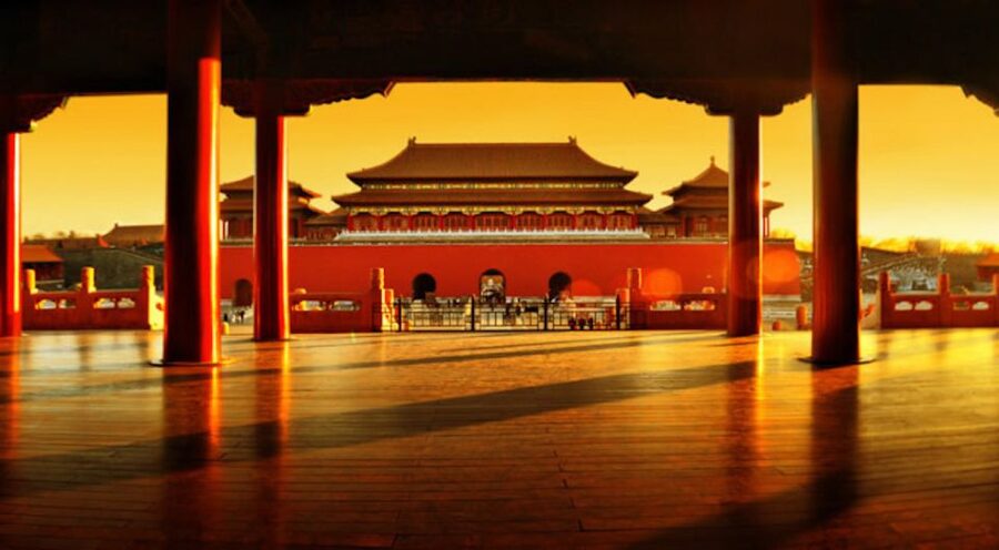 Beijing: Tianmen Square, Forbidden City & Royal Museum Tours - Entering the Forbidden City