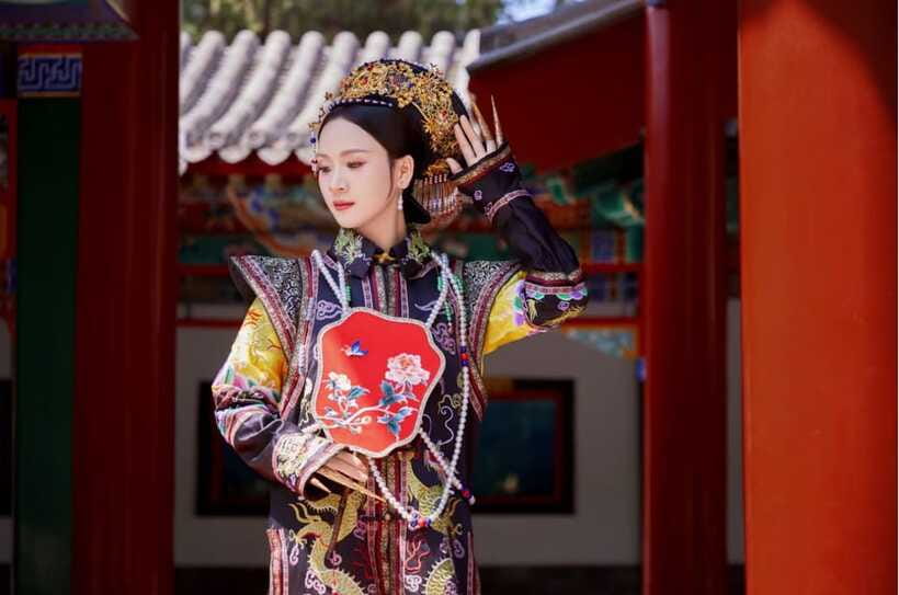Beijing: Traditional Chinese Costume Makeover & Photo Shoot - Posing Help for People Who Are Not Models