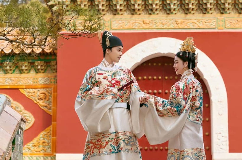 Beijing Traditional Hanfu Experience & Photoshoot for Groups - Walking to the photo location near the Forbidden City