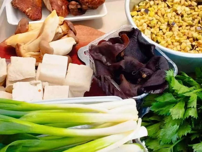 Beijing: Vegan Home Cooking & Local Market Tour with Sanxia - Key points to know before booking