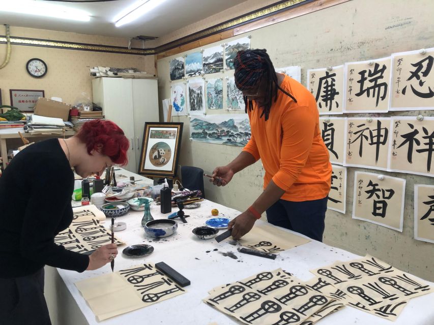 Beijing Wangfujing Calligraphy Class Nearby Forbidden City - Tea, conversation, and the Hutong studio setting