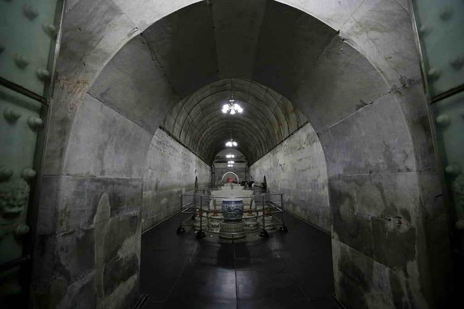Boutique Tour: 2-Day Beijing Sightseeing Custom-Made Combo - Seeing old Beijing through hutongs and neighborhood streets