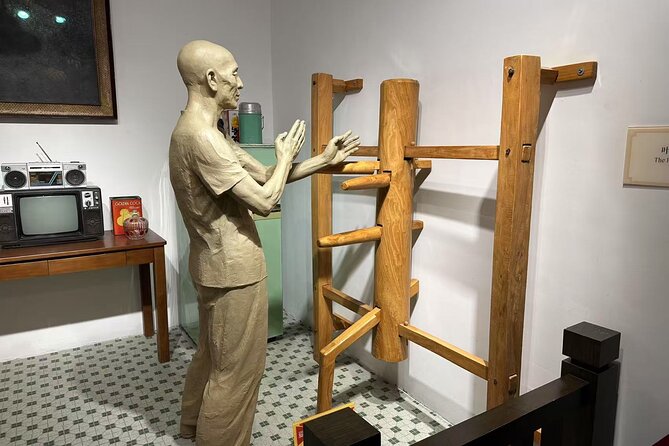 Bruce Lee’s Heritage ,Martial Arts With Authentic Lion Dance Show - Lingnan World and the look of old Foshan
