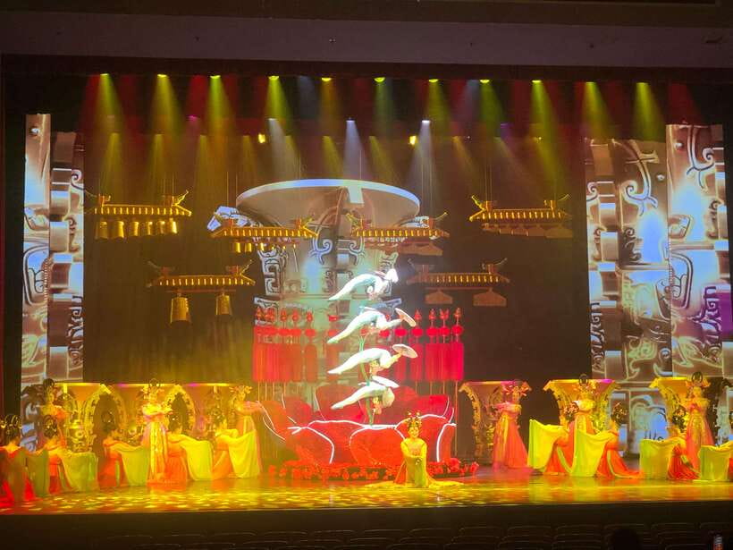 Chaoyang Acrobatics Ticket - What the 60-minute performance includes