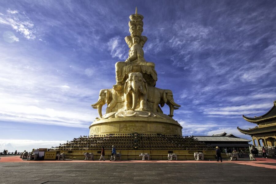 Chengdu: 2 Days Panda, Leshan Buddha and Emeishan Group Tour - Why this route works for a short Chengdu stay