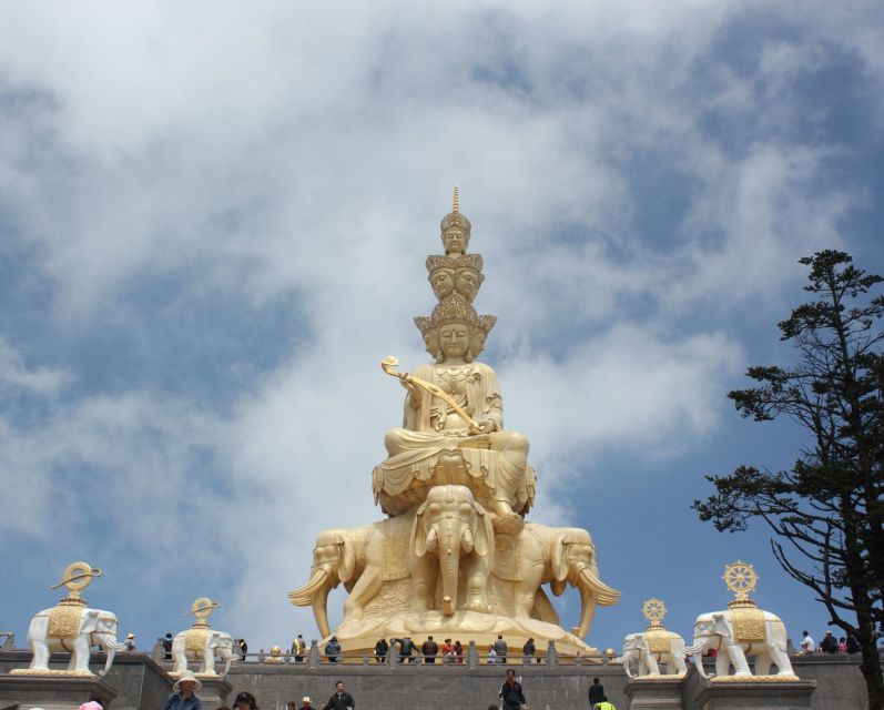 Chengdu: 2 Days Panda, Leshan Buddha and Emeishan Group Tour - Morning shuttle to Golden Summit