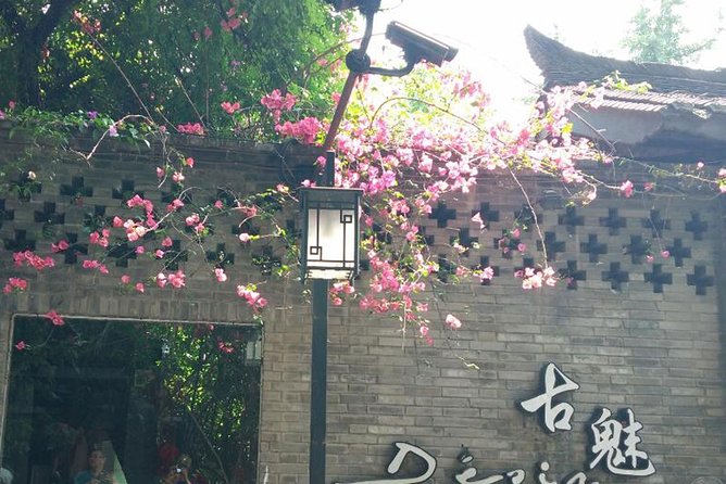 Chengdu City Tour of Qingyang Palace, Wuhou Temple and Jinli Street - Four details that shape the day