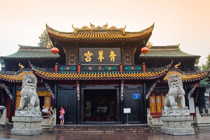 Chengdu City Tour of Qingyang Palace, Wuhou Temple and Jinli Street - Sichuan lunch: useful advice, separate expense