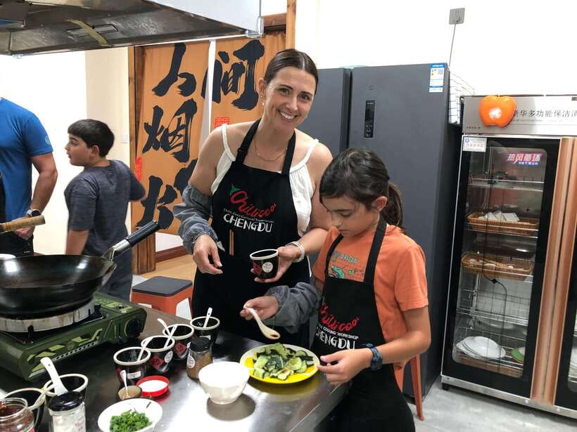 Chengdu: Cooking Class with Fresh Market Half Day Experience - Key things to know before you book