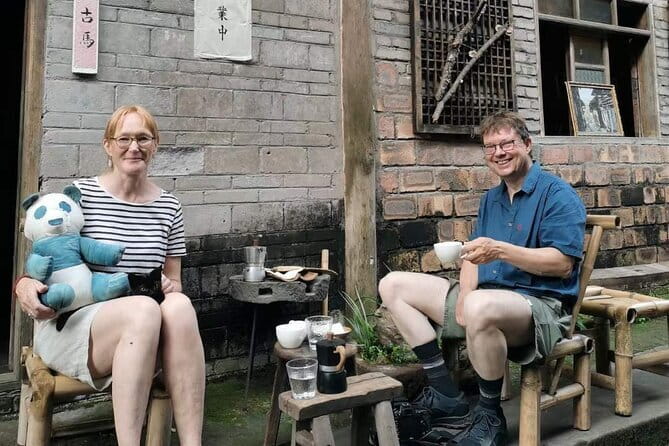 Chengdu Kung Fu Panda Tour Tai Chi, Martial Arts and Panda Base - What your guide and driver add