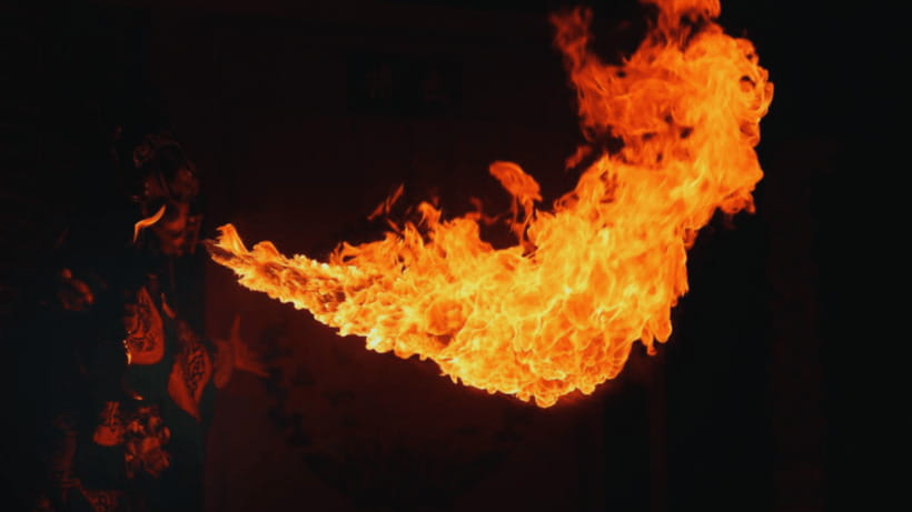 Chengdu: Liyuan Theater Sichuan Opera Face-Changing Show - Face-Changing and Fire-Breathing: The Main Event