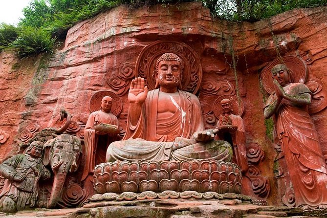 Chengdu Panda Leshan Buddha and Mount Emeishan 2 Days Tour - Guide support and group size
