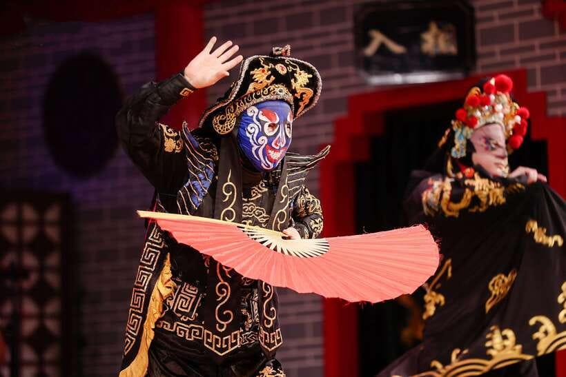 Chengdu: Sichuan Opera Face-Changing and Acrobatics Show - My Practical Tips for a Better Evening