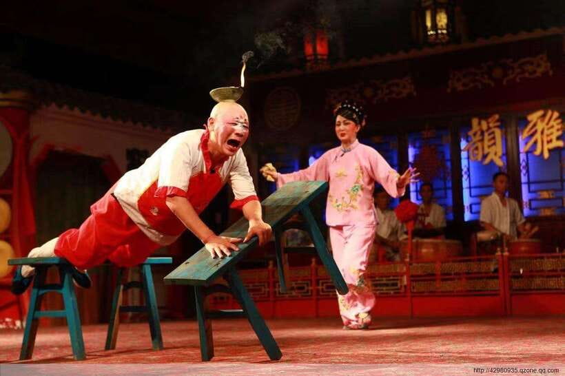 Chengdu: Sichuan Opera Show ShufengYayun & Covered Bowl Tea - The opening acts build toward the main tricks