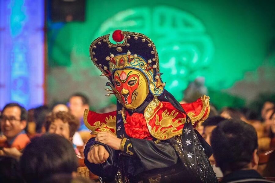 Chengdu: Sichuan Opera Shu Feng Yan Yun Evening Show Ticket - The 90-minute program: more than face-changing