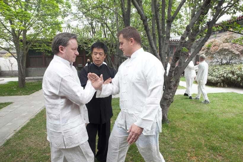 Chinese Kung Fu Experience Class in Beijing - Master Eric and the teaching style